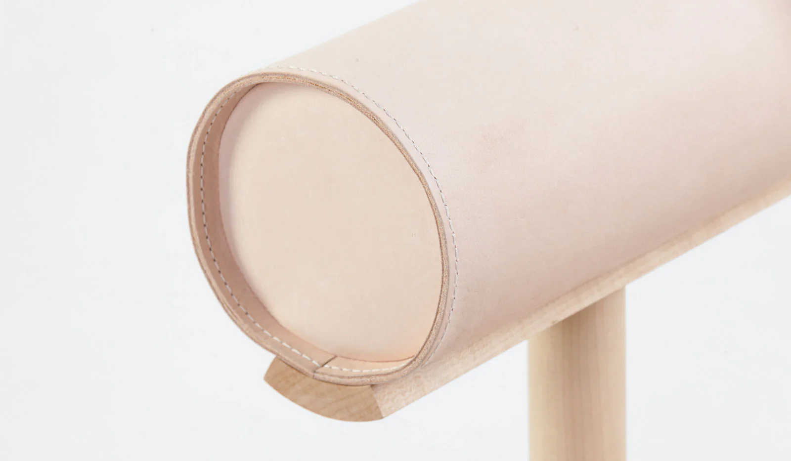 Estudio Persona Una Chair - Image 16