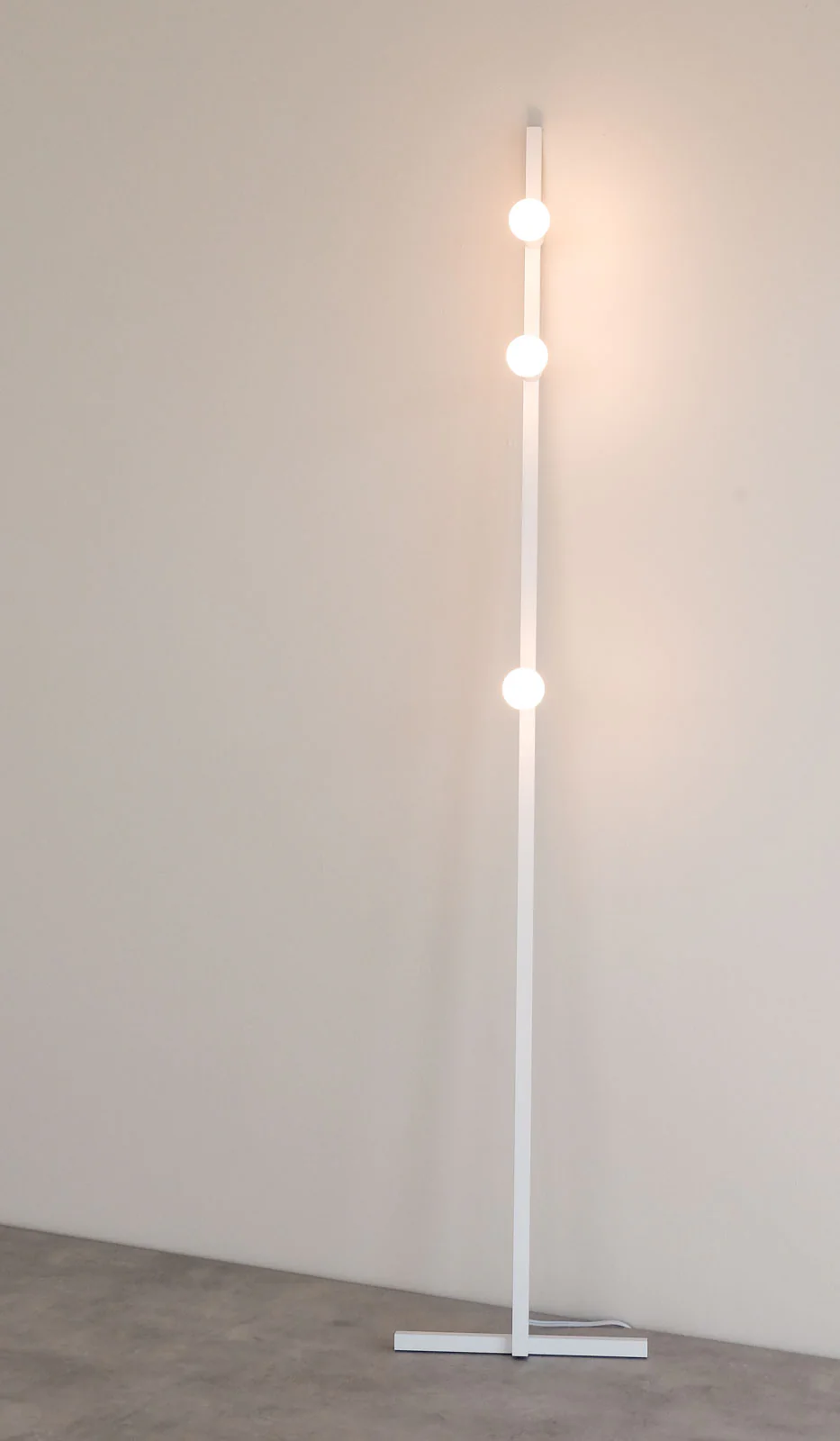 Lambert & Fils Dot 05 Line Floor Lamp - Image 6