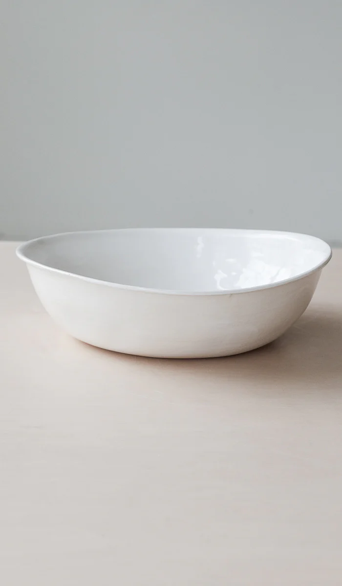 Nathalee Paolinelli Large White Serving Bowl No. 26 - Image 3