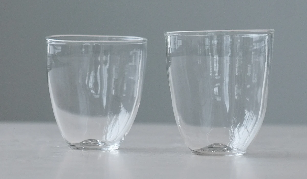 Set of 2 Organic Shaped Cocktail Glasses - Image 4